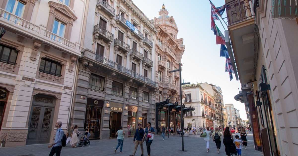 Bari, pronta l'ordinanza: per i negozi orario continuato e chiusura alle 19